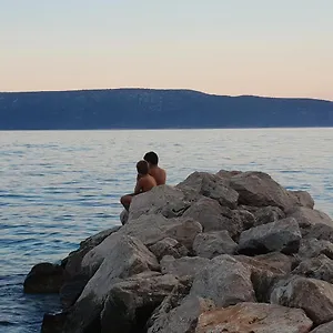 https://room-erika-cres.primorje-gorskikotar.com